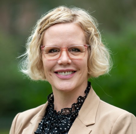 Porträtfoto der Kaufmännischen Direktorin und Vorstandsvorsitzenden Carola Bohlender