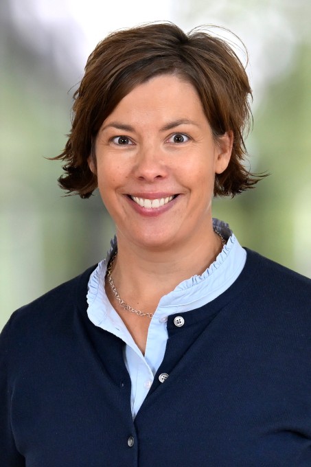 Porträtfoto der Leiterin der Apotheke Frau Simona Flinterhoff-Dvorak